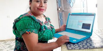 Cómo pueden los docentes aprender a enseñar competencias digitales