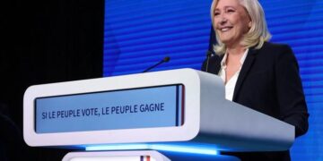 Presidenciales en Francia: Macron y Le Pen volverán a verse las caras ante un electorado cada vez más escorado a la derecha