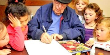 Fomentar la lectura y crear vínculos entre generaciones: un proyecto escolar pionero