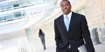 USA: se crearon 428.000 puestos de trabajo, pero 353.000 estadounidenses abandonaron la fuerza laboral