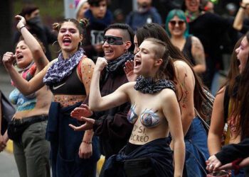 Feministas a tiempo parcial, destructoras de la Libertad a tiempo completo