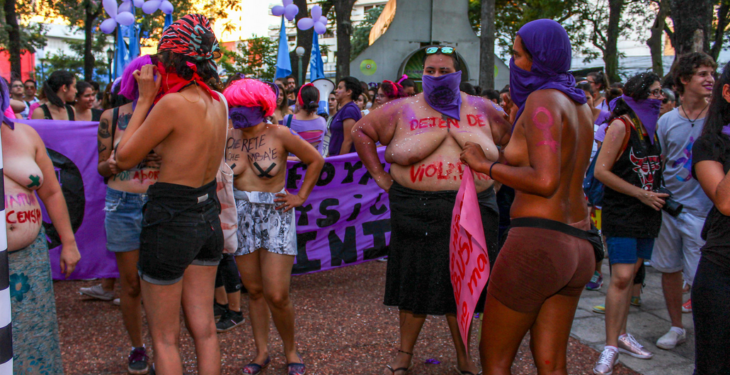 El horario de las feministas que promueven el odio