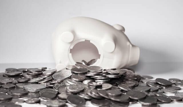 Retiros de fondos agudizan el problema de las pensiones