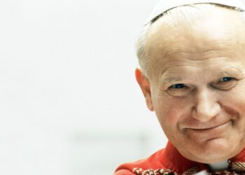 Un día como hoy nació Juan Pablo II, el Papa peregrino, un Santo que derrotó al comunismo