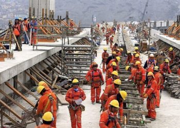 CAPECO: Solución urgente a la crisis política permitirá recuperación de la construcción y de la inversión