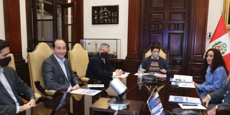 El futuro del Perú no puede depender de cobardes ni de cómplices del comunismo.