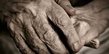 ¿En España la jubilación pueden dártela después de fallecer? A eso van…