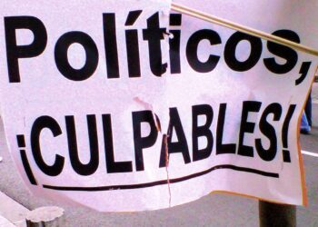 La competencia de los desprestigios exige #QueSeVayanTodos 