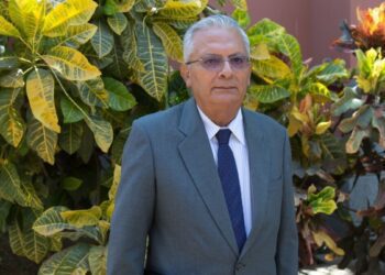 “Algo se muere en el alma cuando un amigo se va”