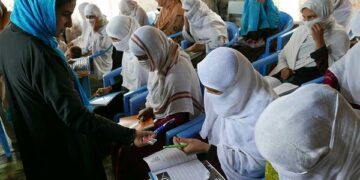 Las mujeres afganas se niegan a callar un año después del regreso de los talibanes