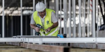 Que uno se santifique con su trabajo, pero con alegría, de verdad