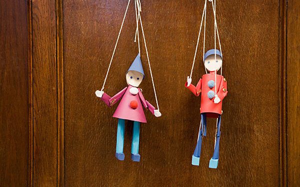 Concentrados en una pelea sin rivales: ministros vs congresistas