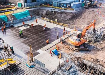 Contracción de inversión privada en el 2022 arrastraría a la construcción