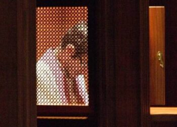 Una ley australiana contra el sacramento de la confesión