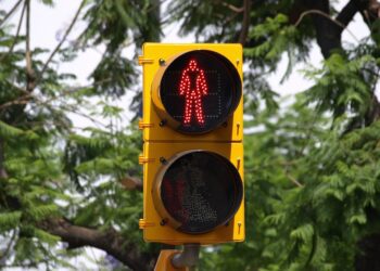 Hasta tomar realmente el poder, hay que ser prudentes