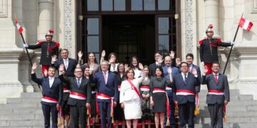 Una mujer presidente… enfrentando la ira de mujeres… de su “frente”