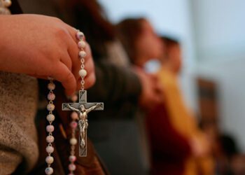 Oración frente al Congreso de Argentina en favor de inocentes asesinados por el aborto