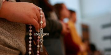 Oración frente al Congreso de Argentina en favor de inocentes asesinados por el aborto