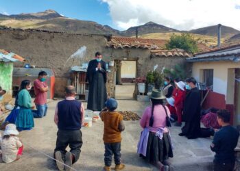 La Palabra es para todos, llama a la conversión, hace anunciadores