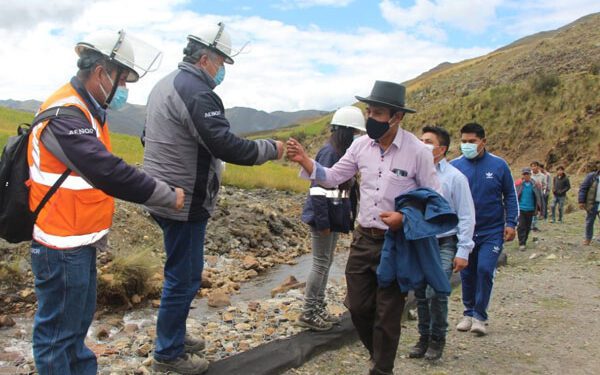 Ejemplos de liderazgo en favor del país: Antamina