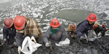 ComexPerú: La informalidad laboral nacional retrocedió al 75% en 2022