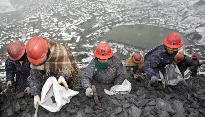 ComexPerú: La informalidad laboral nacional retrocedió al 75% en 2022