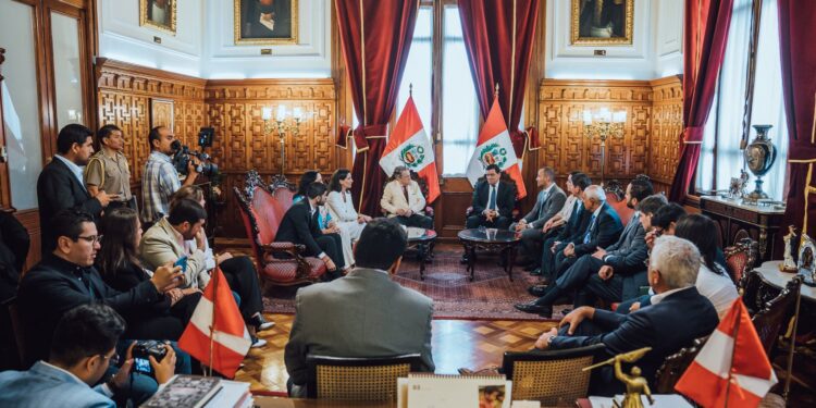 Parlamentarios de iberoamérica se reúnen en el Congreso de la República del Perú para defender la Democracia