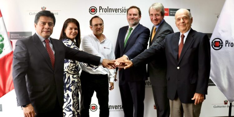 AMSAC y Rio Tinto suscribieron adenda que permite la continuidad del proyecto minero La Granja