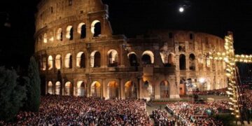 Vía Crucis: Las víctimas de la guerra cargan con la cruz