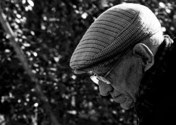 ¿Los mayores están olvidados? ¿Qué nos pasa? ¿Porqué se entierra el amor?