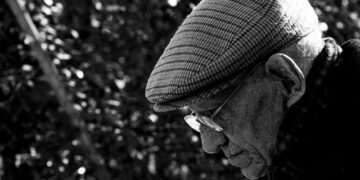 ¿Los mayores están olvidados? ¿Qué nos pasa? ¿Porqué se entierra el amor?