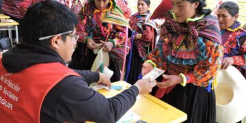 Pobreza monetaria afectó al 27,5% de la población del país en el año 2022