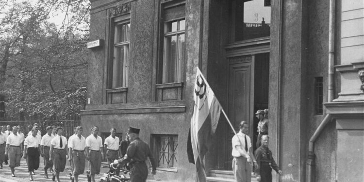 Laurie Marhoefer: Así fue la persecución a las personas trans en la Alemania nazi