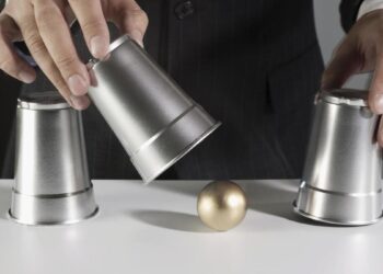 Pequeño tipo cargado de odios, minúsculo final del resentimiento mediático