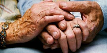 En el Perú ya no se proteje a los ancianos, sino que se les condena por su edad