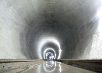 La izquierda bipolar pasa por la vida como por un túnel: sin luz