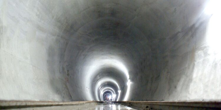 La izquierda bipolar pasa por la vida como por un túnel: sin luz