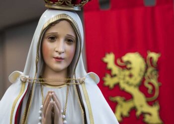 Nada más bello, nada más santo, que el Dulce nombre de María