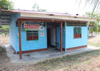 Establecimientos de salud del primer nivel de atención pública presentan capacidad instalada inadecuada