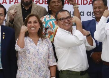 Perú: El gobierno sigue medio a la izquierda, medio al fracaso, ¿porqué?