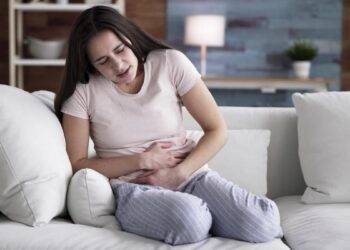 Qué es el SIBO, el trastorno intestinal que han popularizado las redes sociales