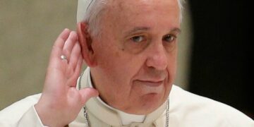 Papa Francisco: ¿Bendición de uniones homosexuales y ordenación de mujeres?