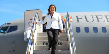 Los viajes de la doña, son más que pasajes, hoteles y comilonas ¿Lo sabían?