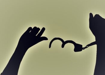 Assange gana una batalla contra la extradición a EE.UU., pero su suerte está aún por decidir