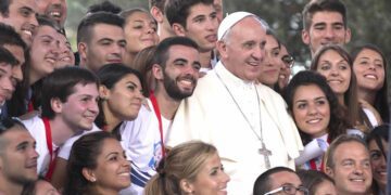 Francisco a los jóvenes: Necesitamos más que nunca la creatividad de ustedes