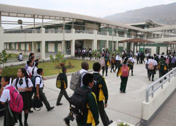 Inicio de clases: la capacidad de gestion del sector educativo en el Perú