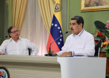 ¿Se impone una nueva forma de revolución por sumisión y silencio absurdo?