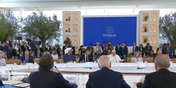 Francisco pide compromiso ético en el uso y desarrollo de la IA