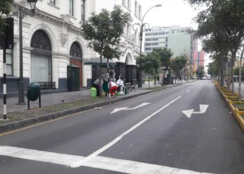 El ruidoso momento que no llega a estallar: las calles vacías