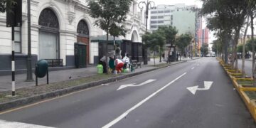 El ruidoso momento que no llega a estallar: las calles vacías